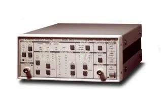 SRS SR570 L&aring;gbrusstr&ouml;mf&ouml;rf&ouml;rst&auml;rkare - Instrumentcenter
