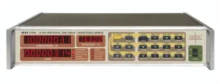 Andeen-Hagerling AH2700A Kapacitans- och F&ouml;rlustbrygga - Instrumentcenter