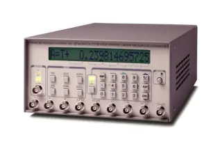 SRS DG535 Digital f&ouml;rdr&ouml;jnings- och pulsgenerator - Instrumentcenter